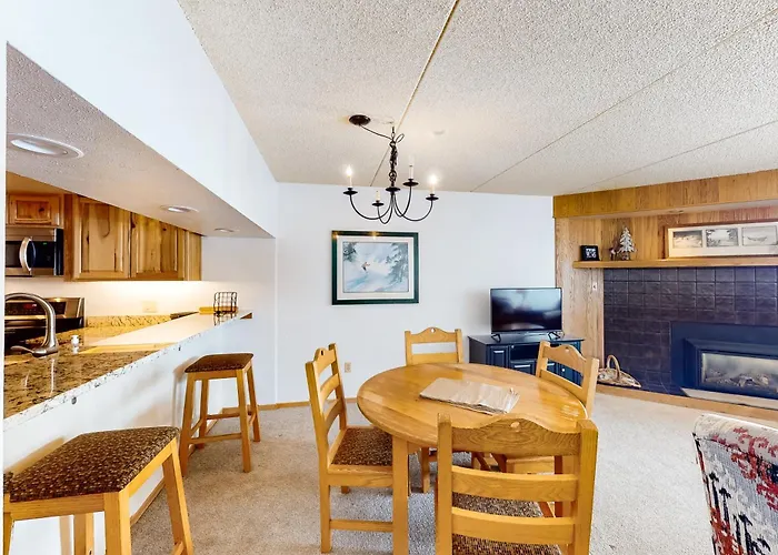 Spruce Apartment *